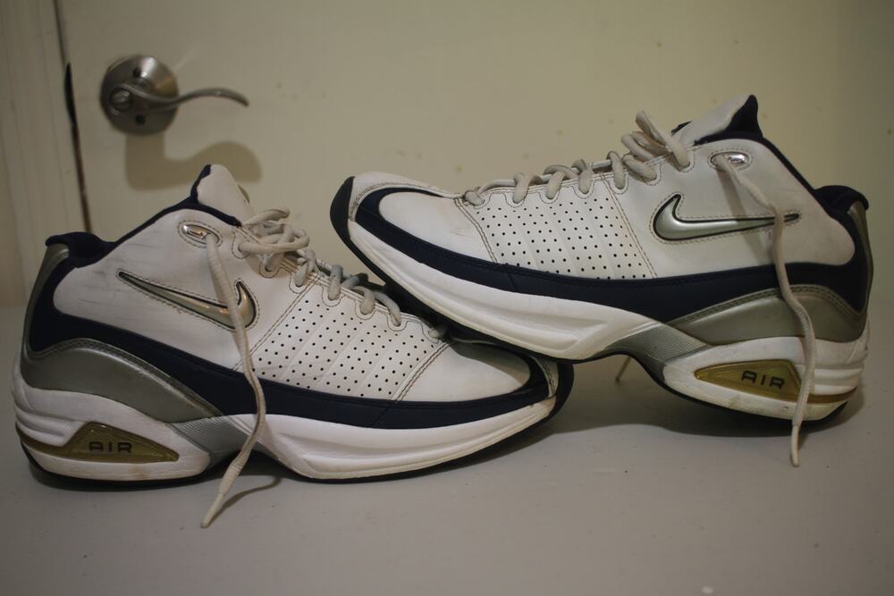 Nike Air Basketball Shoes White Navy Silver Mens Size 10.5 Athletic Sneakers